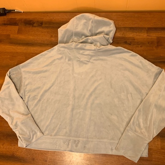 OFFLINE by Aerie Cropped Hoodie XL Light Gray/ Silver Long Sleeve Thumb Holes - Picture 5 of 7